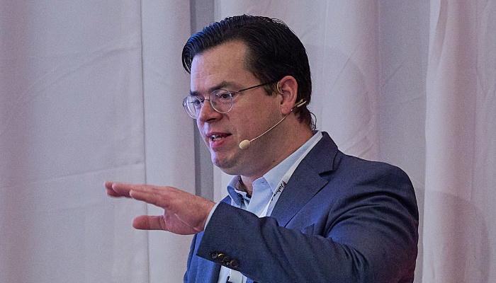 Dr. Thomas Randau